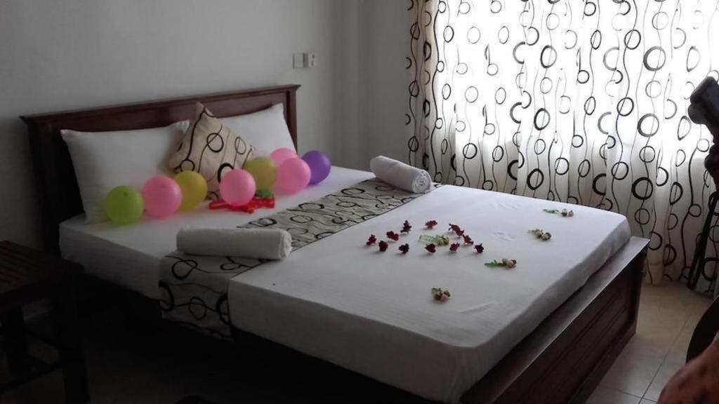 Hotel Sihilro Regency Udawalawe Exterior foto
