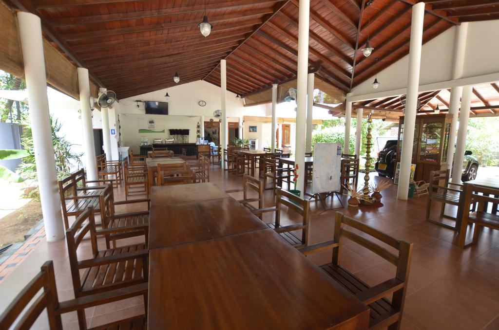 Hotel Sihilro Regency Udawalawe Exterior foto