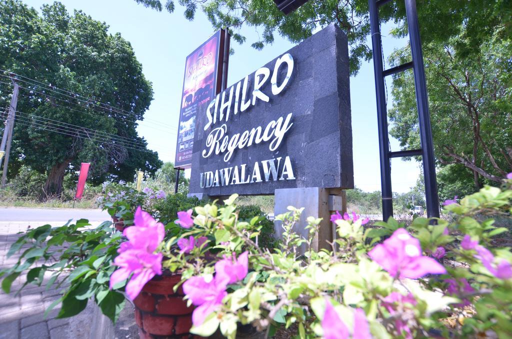 Hotel Sihilro Regency Udawalawe Exterior foto