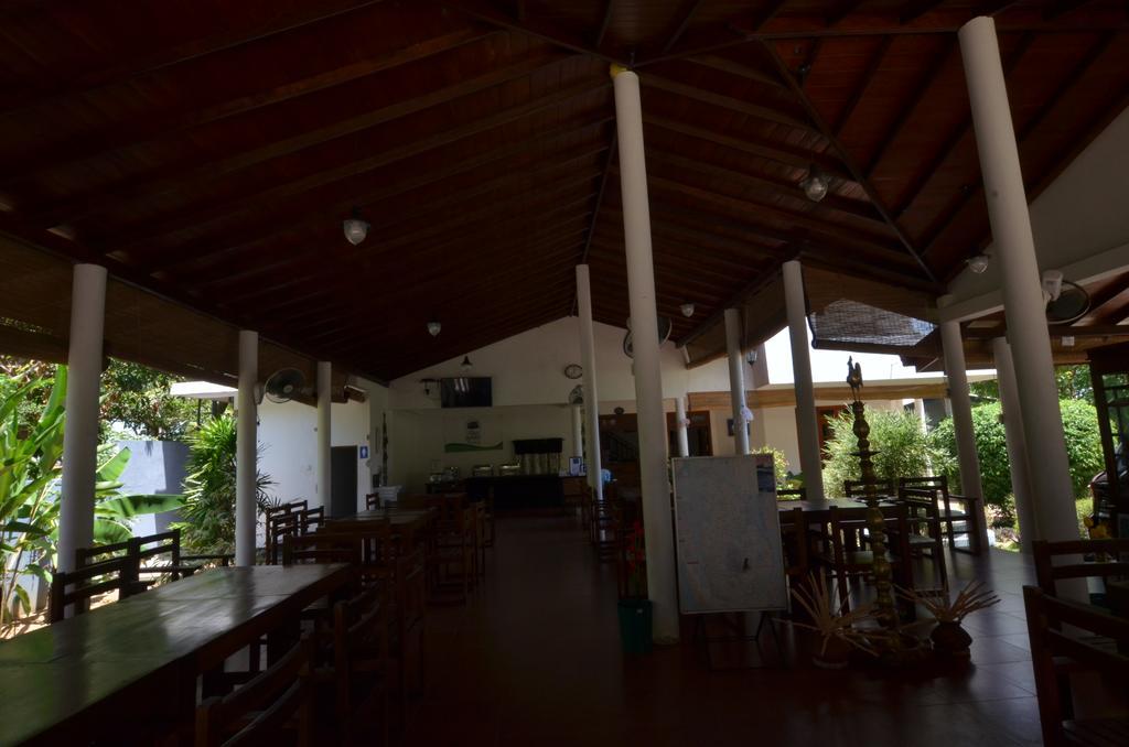 Hotel Sihilro Regency Udawalawe Exterior foto