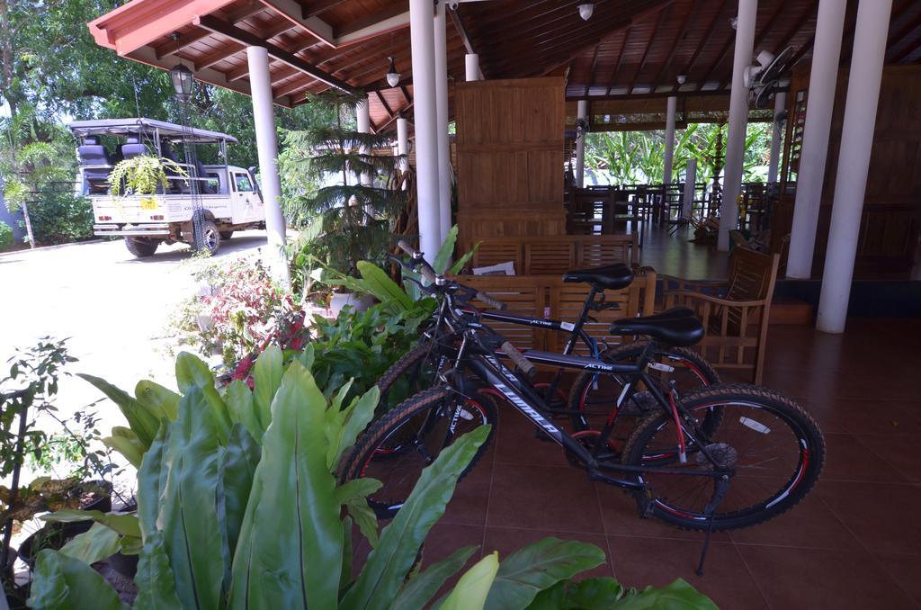Hotel Sihilro Regency Udawalawe Exterior foto